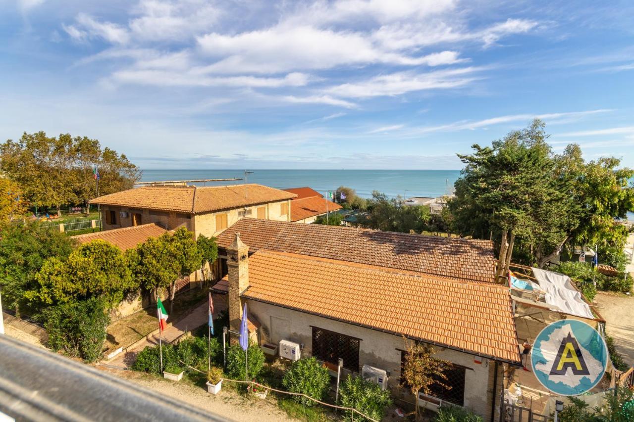 Isola Felice Hotel Silvi Paese Luaran gambar